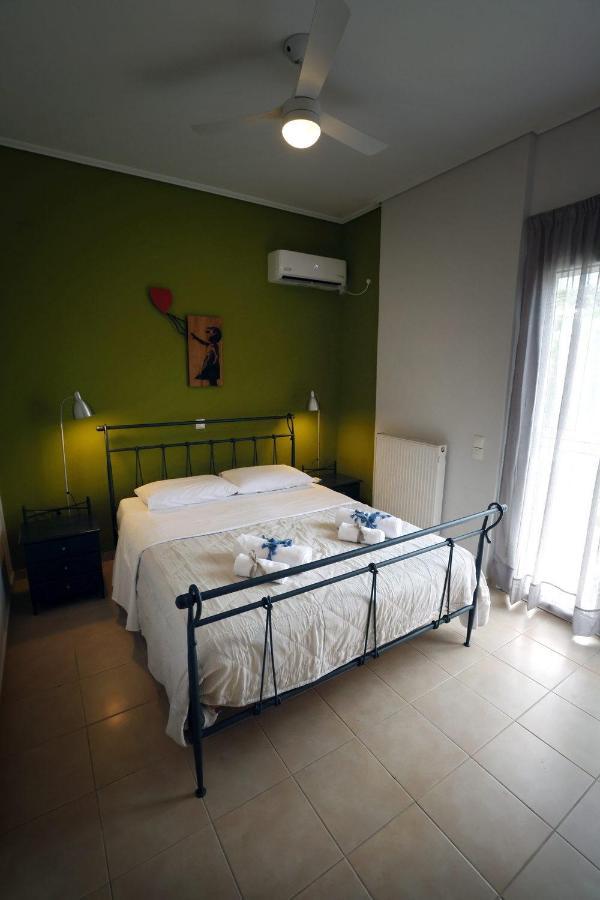 Apartment House In Riviera Lagonisi